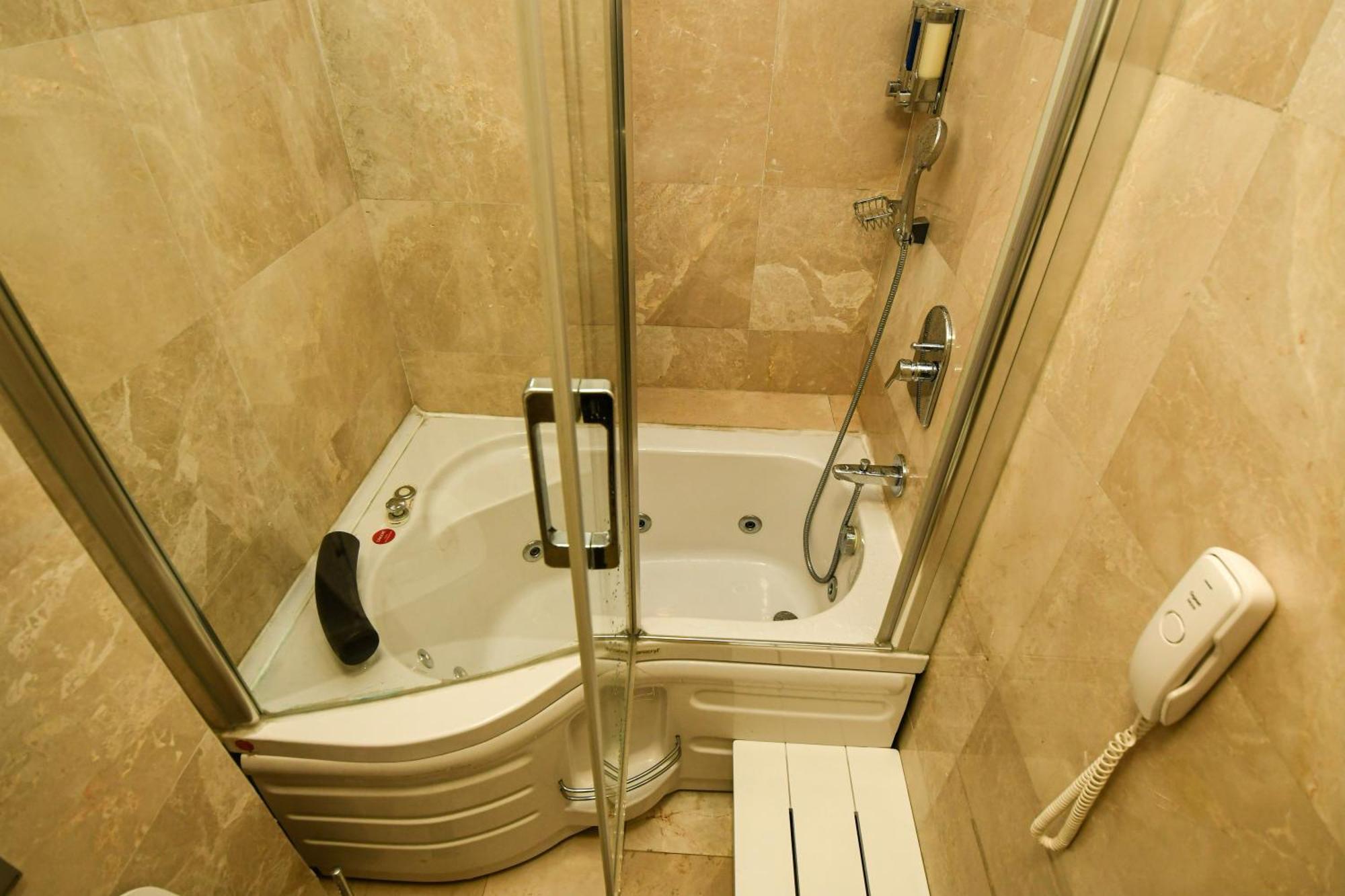 Novus Hotel Istanbul Exterior photo
