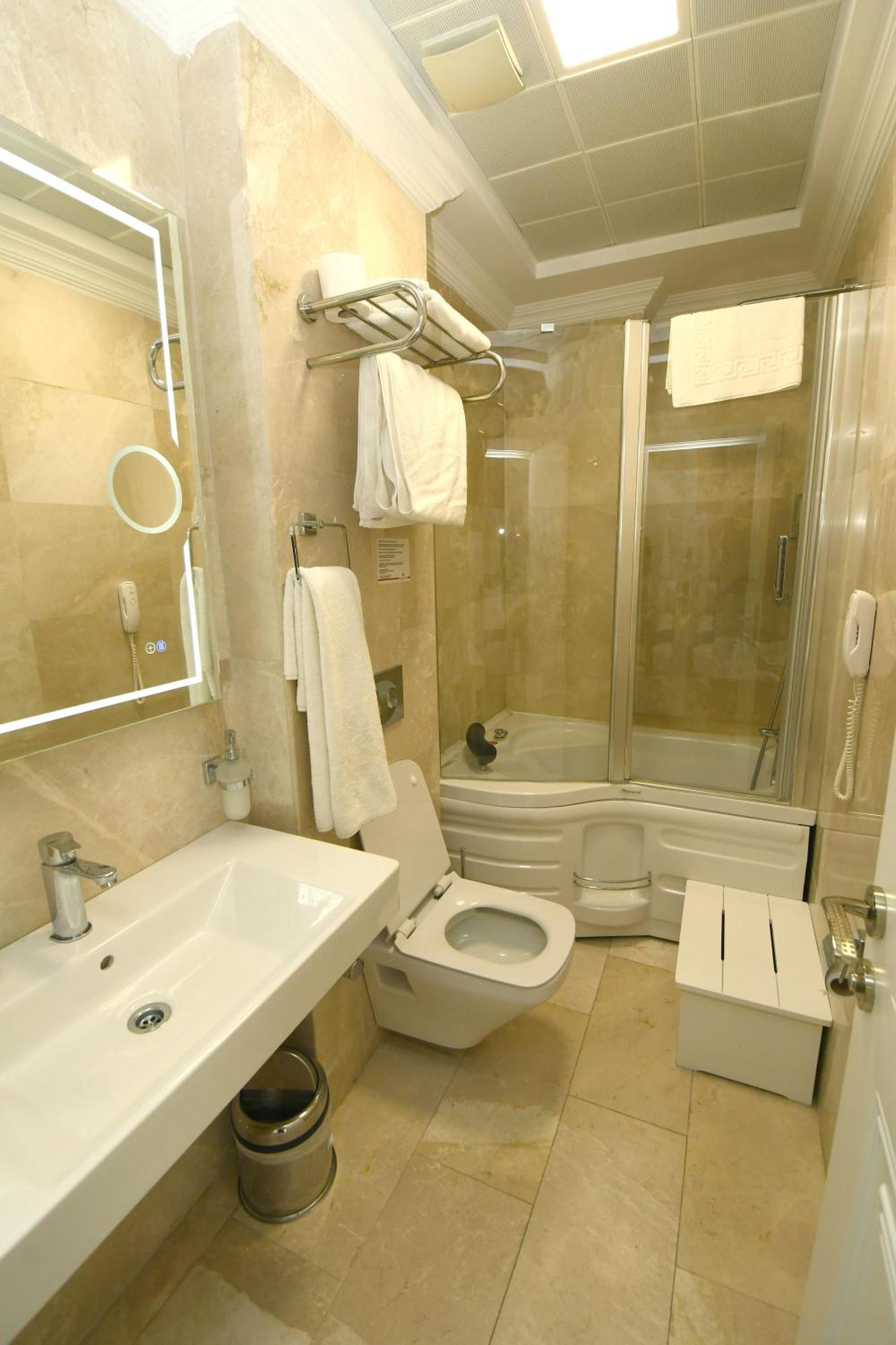 Novus Hotel Istanbul Exterior photo